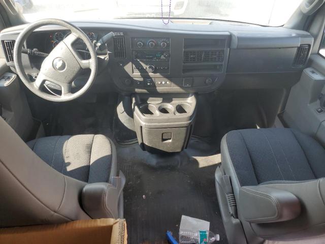 1GCWGAFG2K1319736 - 2019 CHEVROLET EXPRESS G2500 WHITE photo 8