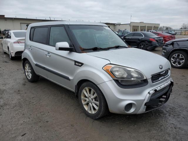 KNDJT2A58D7543675 - 2013 KIA SOUL SILVER photo 4