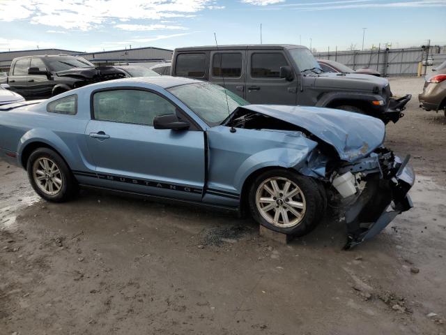 1ZVHT80NX85136684 - 2008 FORD MUSTANG BLUE photo 4