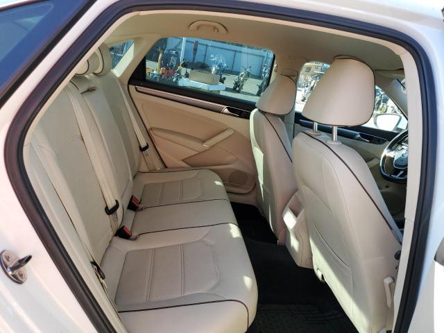 1VWDT7A39HC000788 - 2017 VOLKSWAGEN PASSAT R-LINE WHITE photo 10