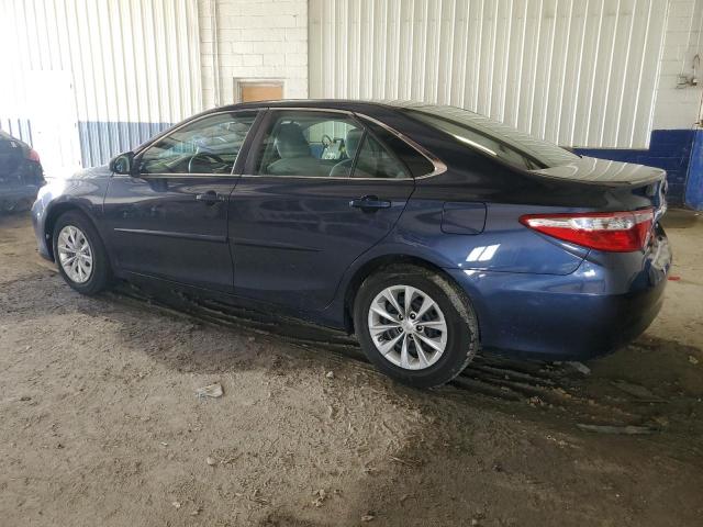 4T4BF1FK0FR515721 - 2015 TOYOTA CAMRY LE BLUE photo 2