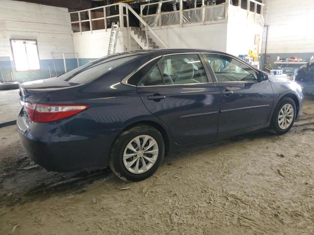 4T4BF1FK0FR515721 - 2015 TOYOTA CAMRY LE BLUE photo 3