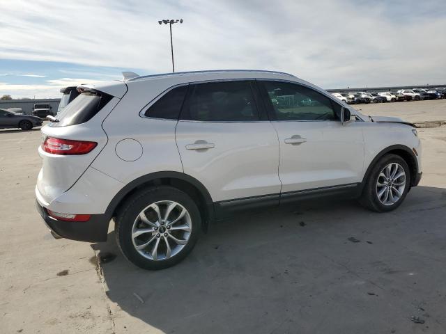 5LMCJ2C96KUL35283 - 2019 LINCOLN MKC SELECT WHITE photo 3