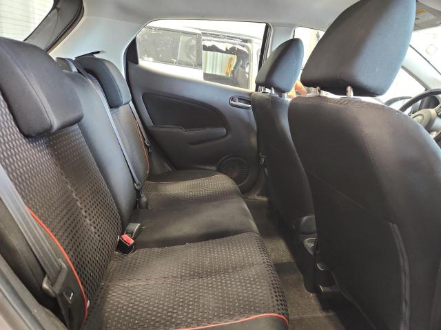 JM1DE1LY0D0158306 - 2013 MAZDA MAZDA2 SILVER photo 10