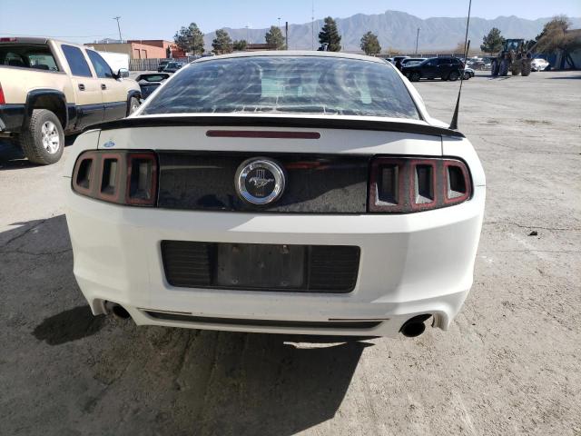 1ZVBP8AM5E5271566 - 2014 FORD MUSTANG WHITE photo 6