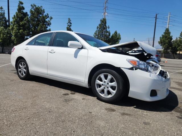 4T1BF3EKXBU768806 - 2011 TOYOTA CAMRY BASE WHITE photo 4