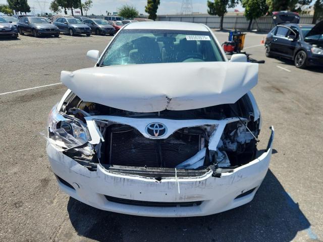 4T1BF3EKXBU768806 - 2011 TOYOTA CAMRY BASE WHITE photo 5