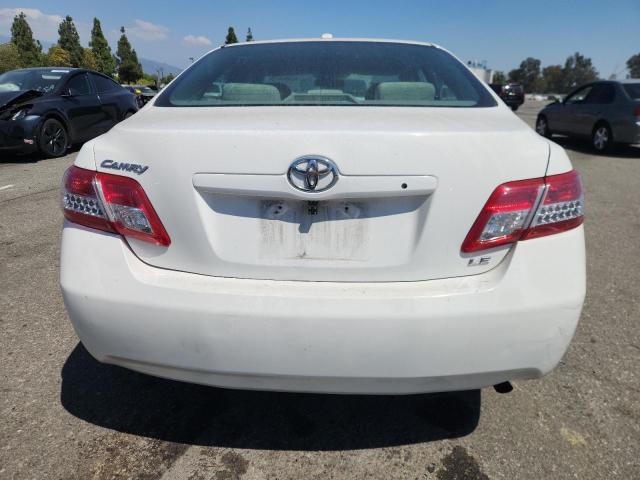 4T1BF3EKXBU768806 - 2011 TOYOTA CAMRY BASE WHITE photo 6