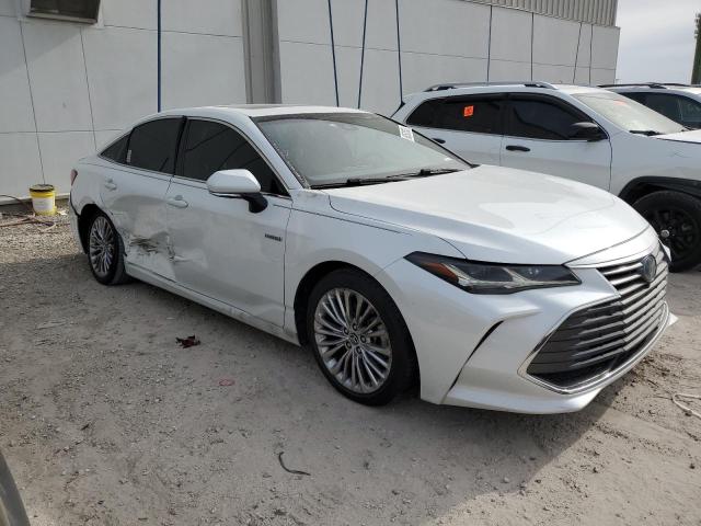 4T1B21FB2KU011705 - 2019 TOYOTA AVALON XLE WHITE photo 4