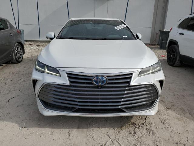 4T1B21FB2KU011705 - 2019 TOYOTA AVALON XLE WHITE photo 5