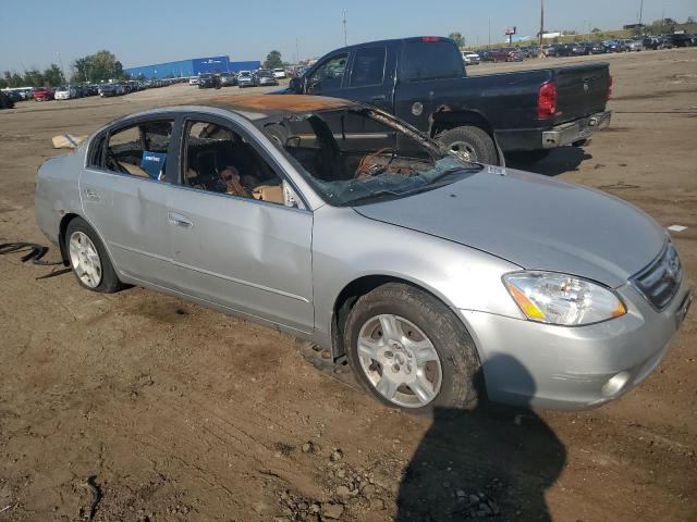 1N4AL11D03C340230 - 2003 NISSAN ALTIMA BASE ვერცხლისფერი ფოტო 4