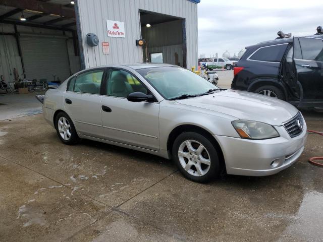 1N4AL11E85C290799 - 2005 NISSAN ALTIMA S SILVER photo 4