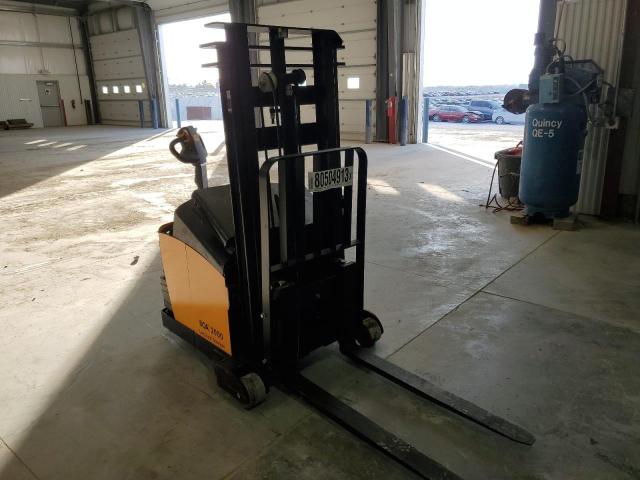 781374 - 2023 TOYOTA FORK LIFT YELLOW photo 1