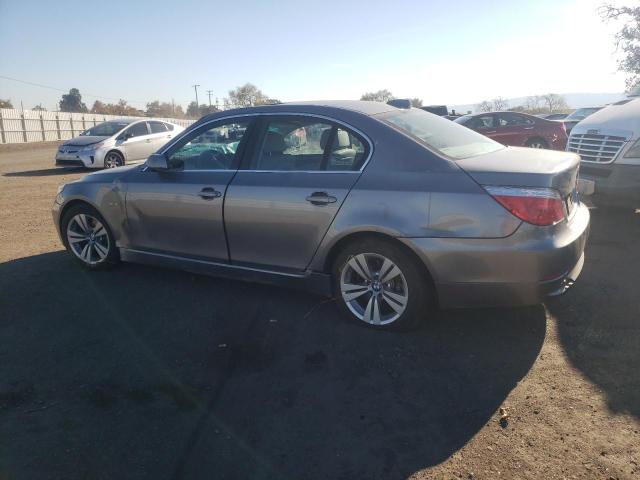 WBANU5C55AC128228 - 2010 BMW 528 I GRAY photo 2