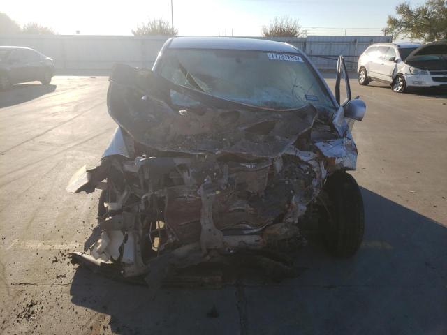 3N1BC13E89L478599 - 2009 NISSAN VERSA S SILVER photo 5