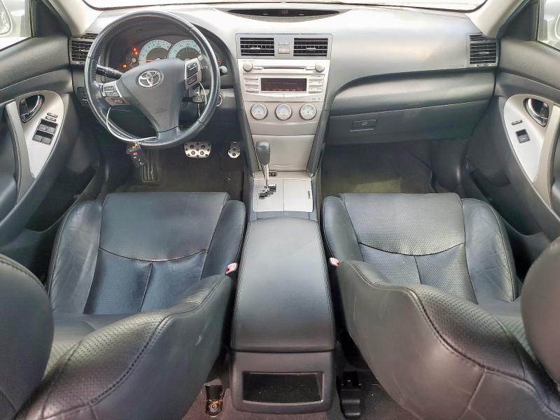 4T1BK3EK2BU132313 - 2011 TOYOTA CAMRY SE ვერცხლისფერი ფოტო 8