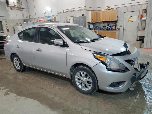 3N1CN7AP6JL878199 - 2018 NISSAN VERSA S SILVER photo 4