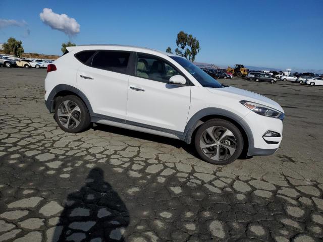 KM8J33A26JU789869 - 2018 HYUNDAI TUCSON VALUE WHITE photo 4