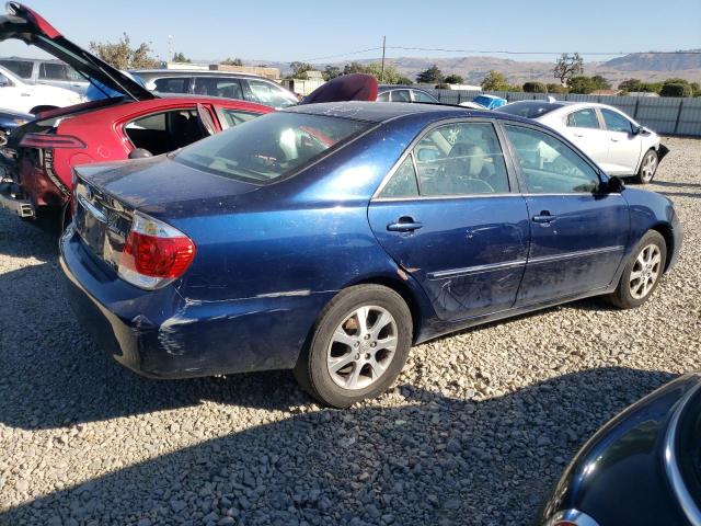 4T1BF30K35U098110 - 2005 TOYOTA CAMRY LE BLUE photo 3