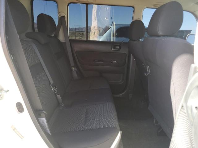 JTLKT334150174753 - 2005 TOYOTA SCION XB 白色 照片 11