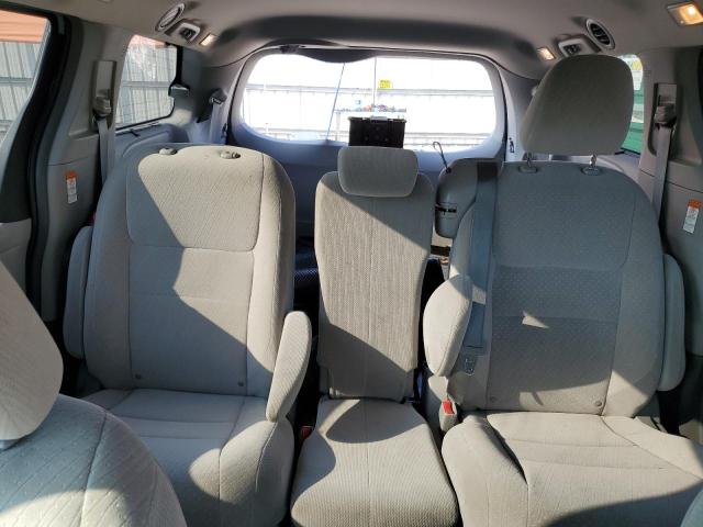 5TDKZ3DC9HS845930 - 2017 TOYOTA SIENNA LE ვერცხლისფერი ფოტო 10