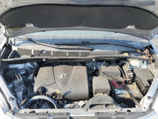 5TDKZ3DC9HS845930 - 2017 TOYOTA SIENNA LE ვერცხლისფერი ფოტო 12