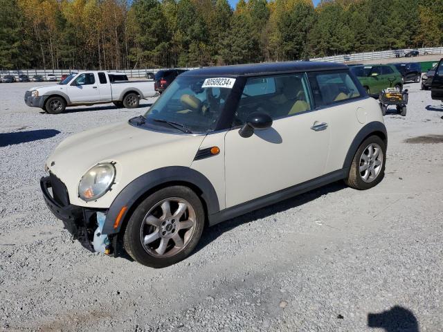 2010 MINI COOPER, 