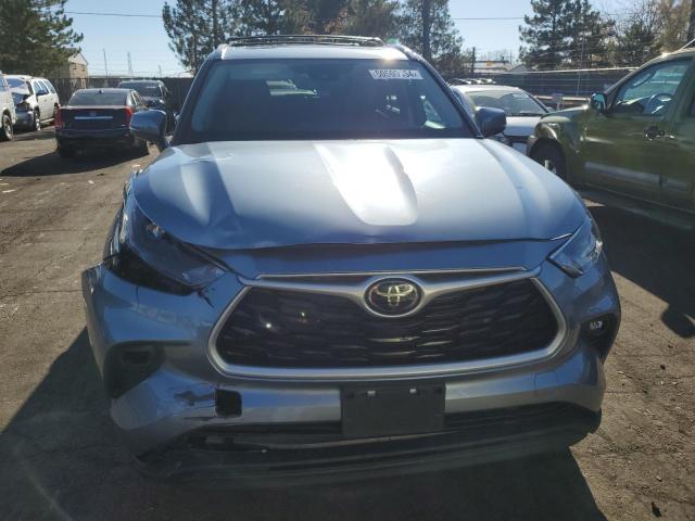 5TDHZRBH2NS240171 - 2022 TOYOTA HIGHLANDER XLE SILVER photo 5