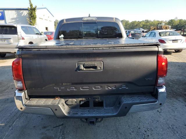 3TMAZ5CNXJM073034 - 2018 TOYOTA TACOMA DOUBLE CAB Gris photo 6