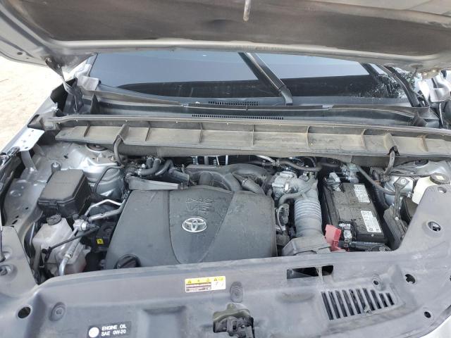 5TDGZRAH1MS037946 - 2021 TOYOTA HIGHLANDER XLE 银色 照片 12