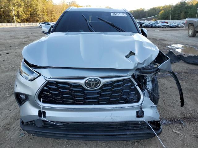 5TDGZRAH1MS037946 - 2021 TOYOTA HIGHLANDER XLE 银色 照片 5