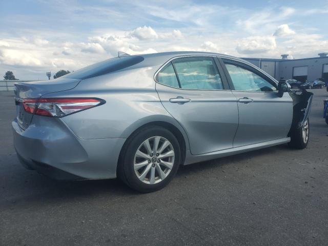4T1C11AKXLU949645 - 2020 TOYOTA CAMRY LE 银色 照片 3