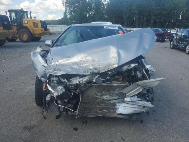 4T1C11AKXLU949645 - 2020 TOYOTA CAMRY LE 银色 照片 5