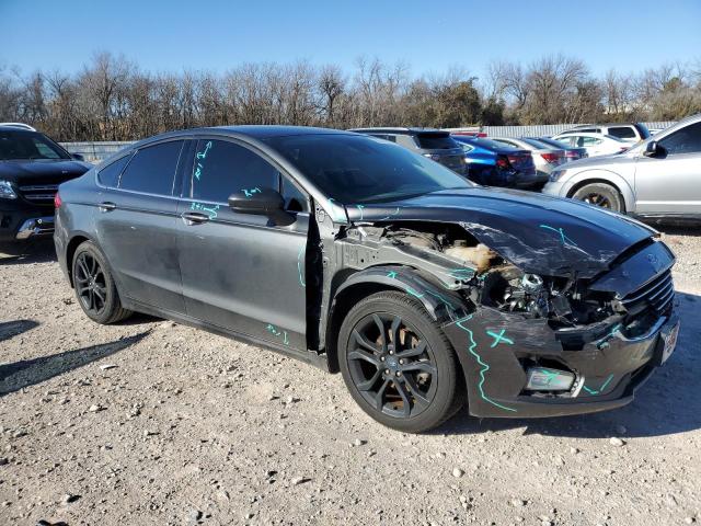 3FA6P0HDXKR244356 - 2019 FORD FUSION SE GRAY photo 4