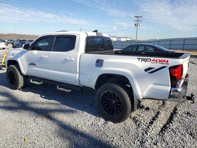 3TMDZ5BN7JM047747 - 2018 TOYOTA TACOMA DOUBLE CAB WHITE photo 2