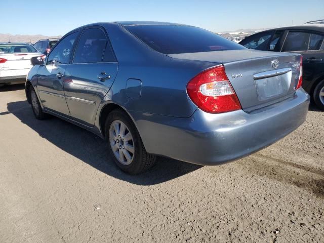 4T1BF32K44U576451 - 2004 TOYOTA CAMRY LE BLUE photo 2