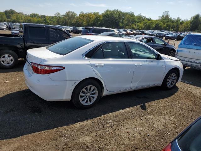 4T1BF1FK3HU645229 - 2017 TOYOTA CAMRY LE WHITE photo 3