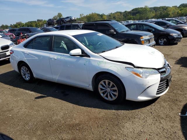 4T1BF1FK3HU645229 - 2017 TOYOTA CAMRY LE WHITE photo 4