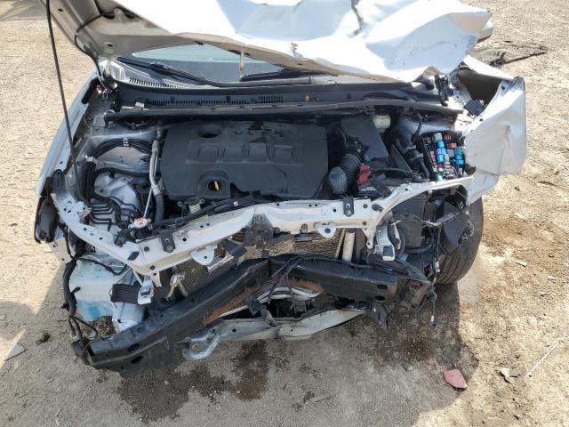 2T1BURHE8JC123652 - 2018 TOYOTA COROLLA L 银色 照片 11