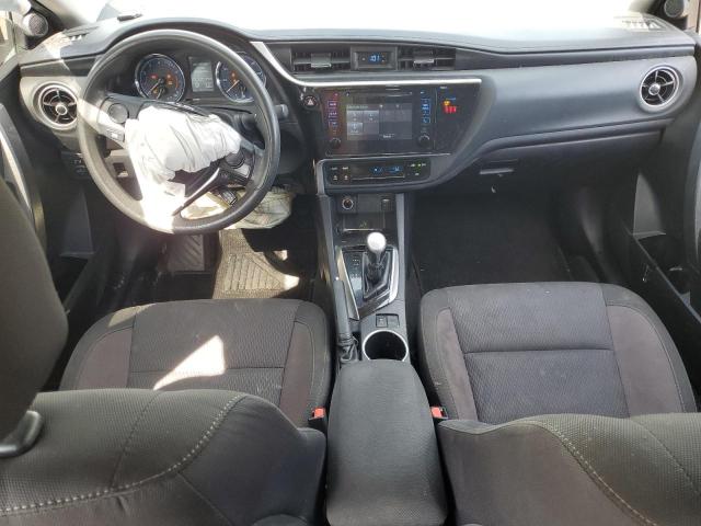 2T1BURHE8JC123652 - 2018 TOYOTA COROLLA L 银色 照片 8