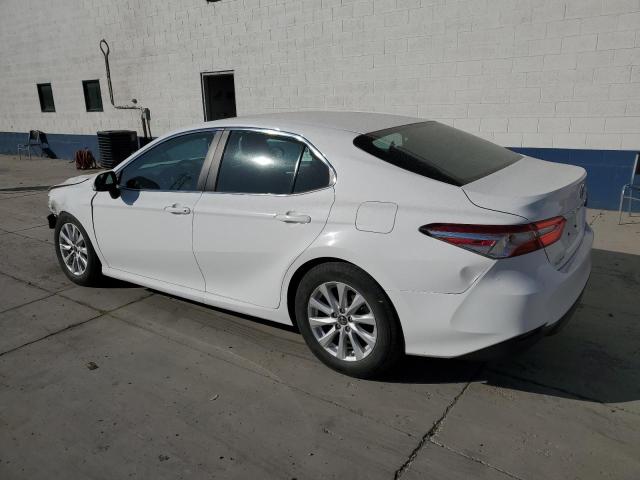 4T1B11HK9JU129460 - 2018 TOYOTA CAMRY L WHITE photo 2