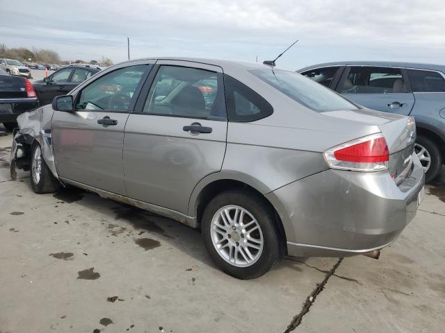 1FAHP35N28W288302 - 2008 FORD FOCUS SE SILVER photo 2