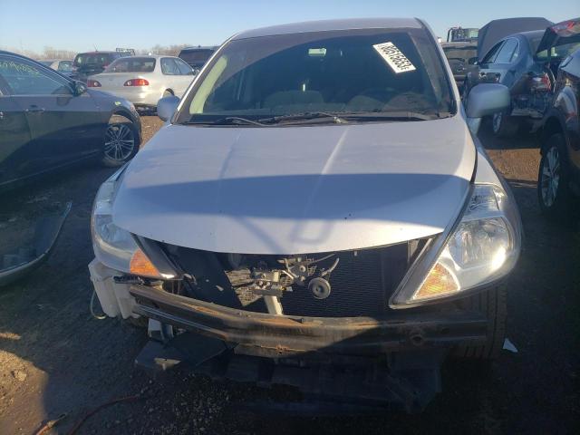 3N1BC1CP8CL374378 - 2012 NISSAN VERSA S GRAY photo 5