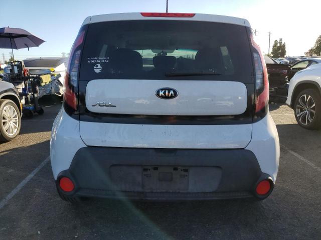 KNDJN2A27F7774604 - 2015 KIA SOUL WHITE photo 6