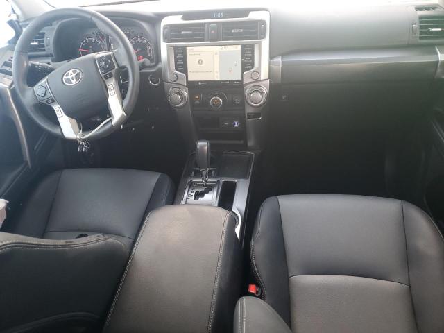 JTEFU5JR4R5309166 - 2024 TOYOTA 4RUNNER SR5 ნაცრისფერი ფოტო 8