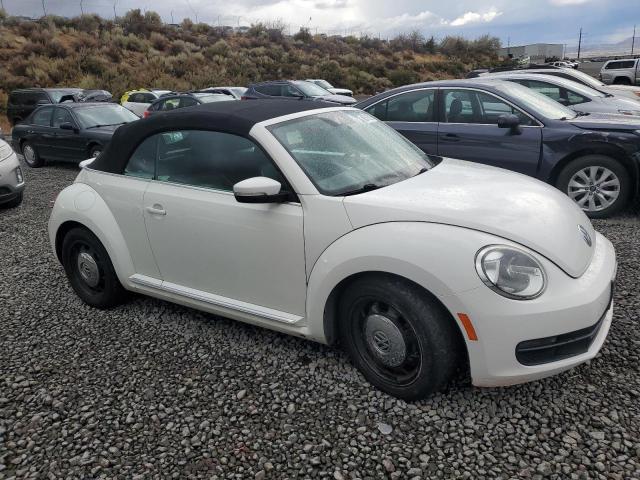3VW5P7AT0DM826754 - 2013 VOLKSWAGEN BEETLE WHITE photo 4
