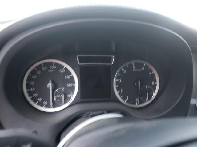 SJKCH5CR4HA027055 - 2017 INFINITI QX30 BASE WHITE photo 9