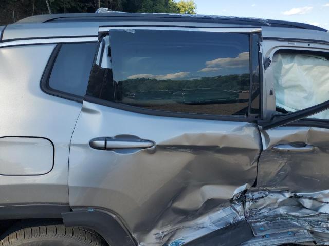3C4NJDBBXNT102313 - 2022 JEEP COMPASS LATITUDE 银色 照片 10