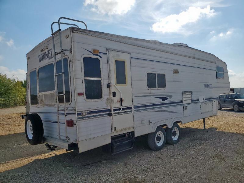 4YDF2752537306496 - 2003 KEYSTONE HORNET Blanc photo 4