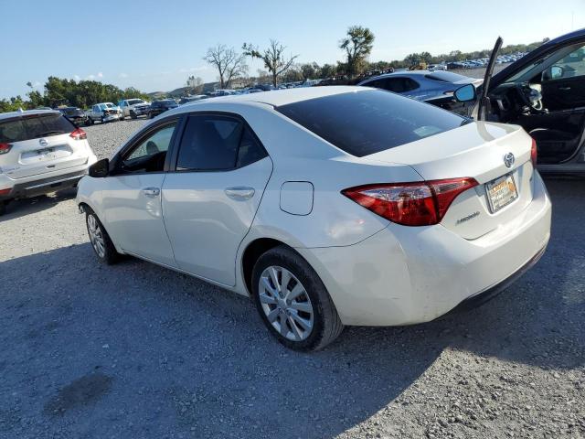 5YFBURHEXJP771235 - 2018 TOYOTA COROLLA L WHITE photo 2